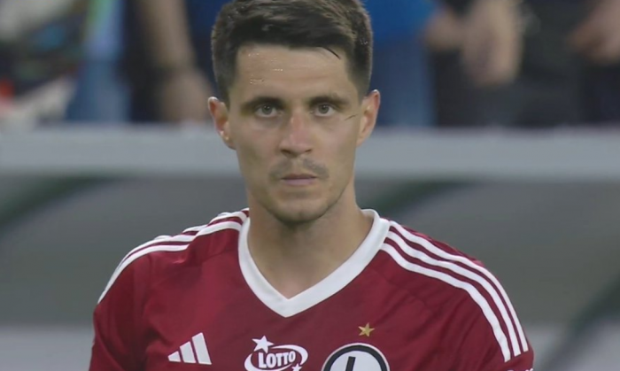 Wyjaśniła się przyszłość Bartosza Kapustki. Legia podjęła decyzję
